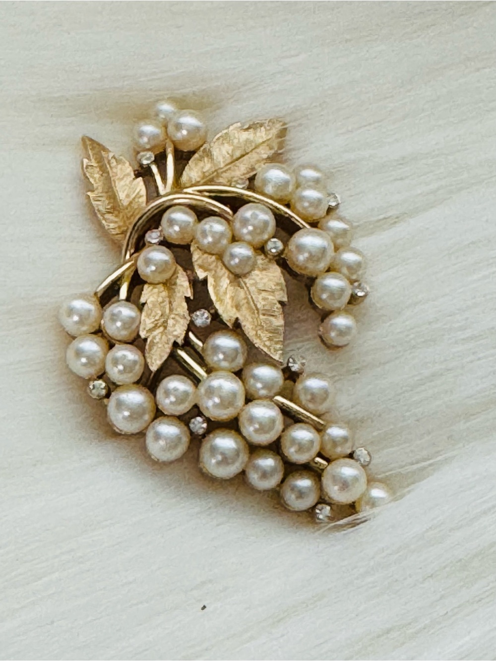 Gold-Tone Grapes Faux Pearl Cluster Leaf Brooch